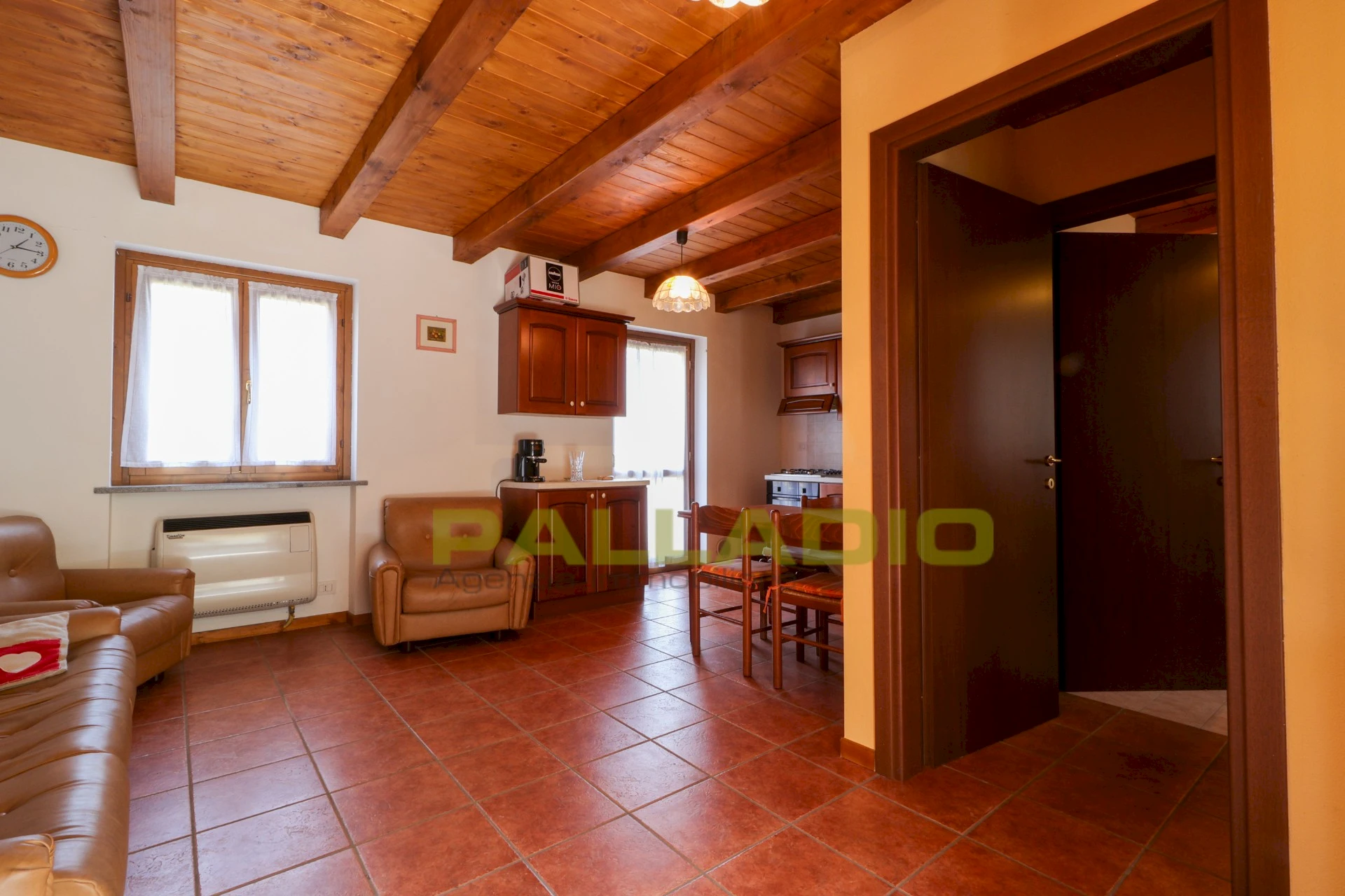 La Tua Oasi di Pace in Valle d'Aosta - Pontey Splendido Monolocale con sottotetto e Balcone Panoramico Foto 5