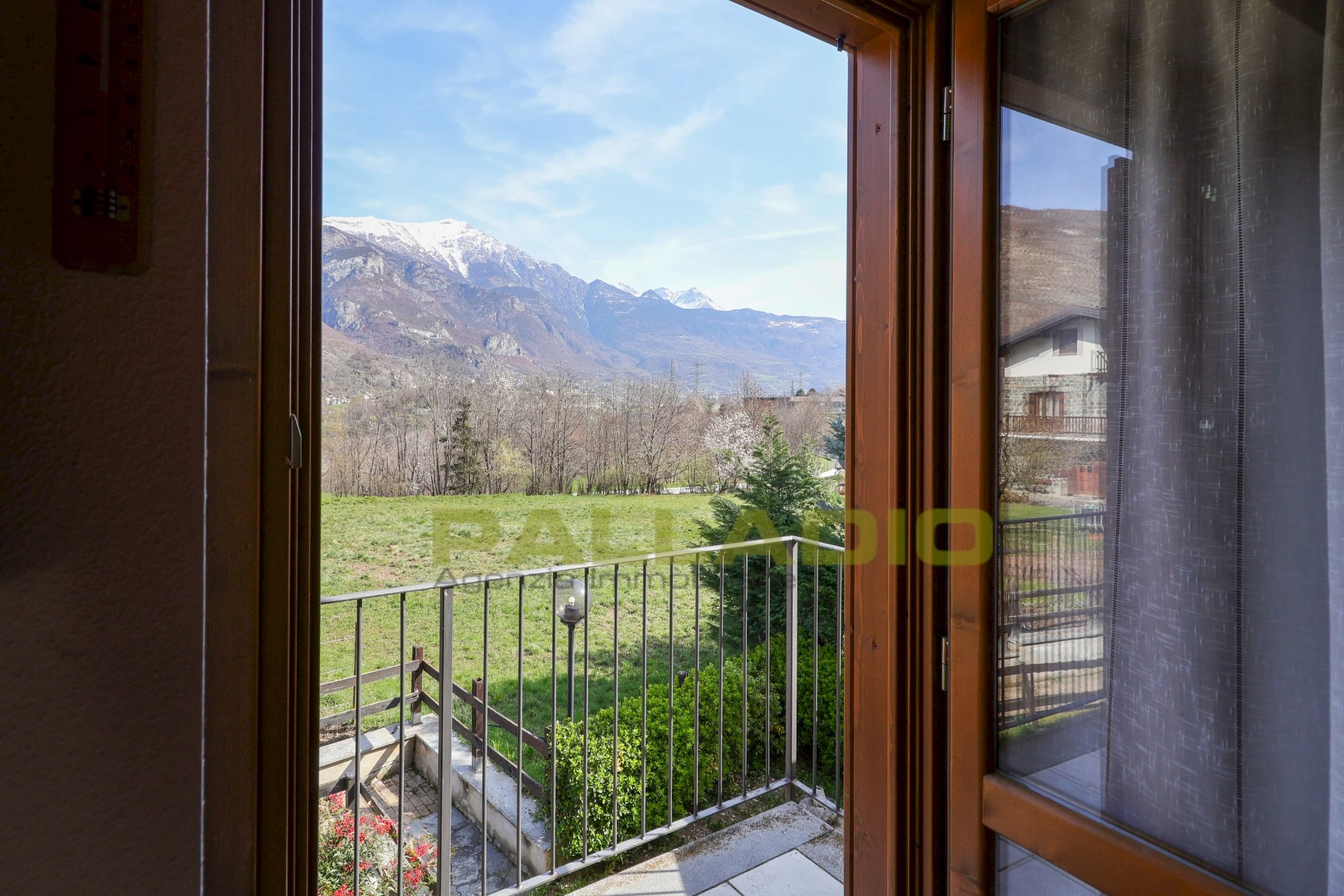 La Tua Oasi di Pace in Valle d'Aosta - Pontey Splendido Monolocale con sottotetto e Balcone Panoramico Foto 12
