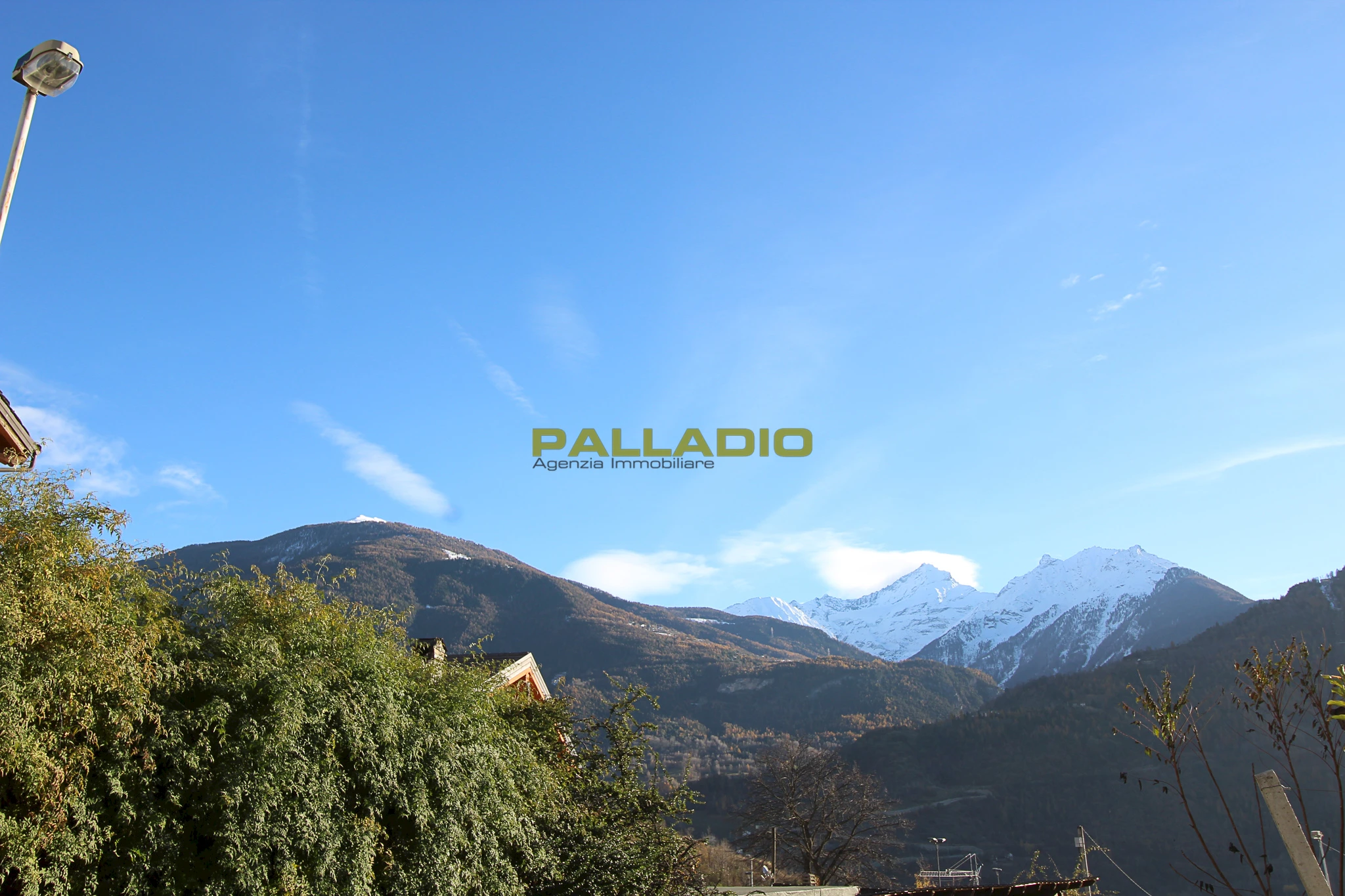 Valle d'Aosta - Saint Pierre - Panoramica Mansarda in stile Alpine, il tuo rifugio caldo e accogliente